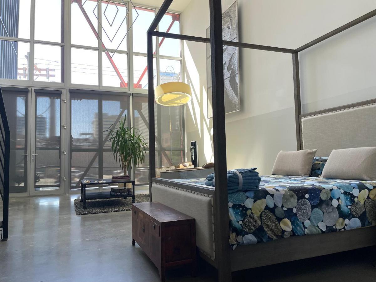 Duplex In Art Tower Apartment *